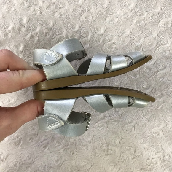 Salt Water Sandals Silver Baby Girl Size 4 - Picture 7 of 8